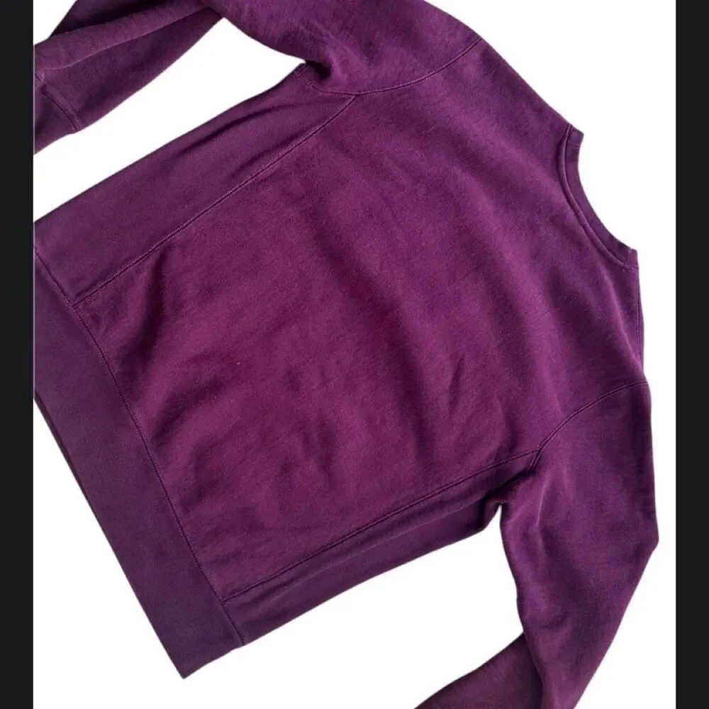 Independent Women's Purple and Burgundy Sweatshirt